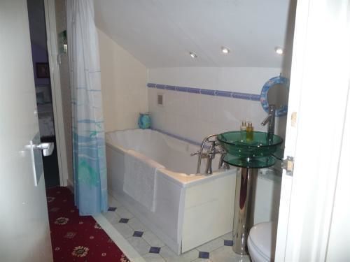 Linchens Bed And Breakfast Felbridge Εξωτερικό φωτογραφία